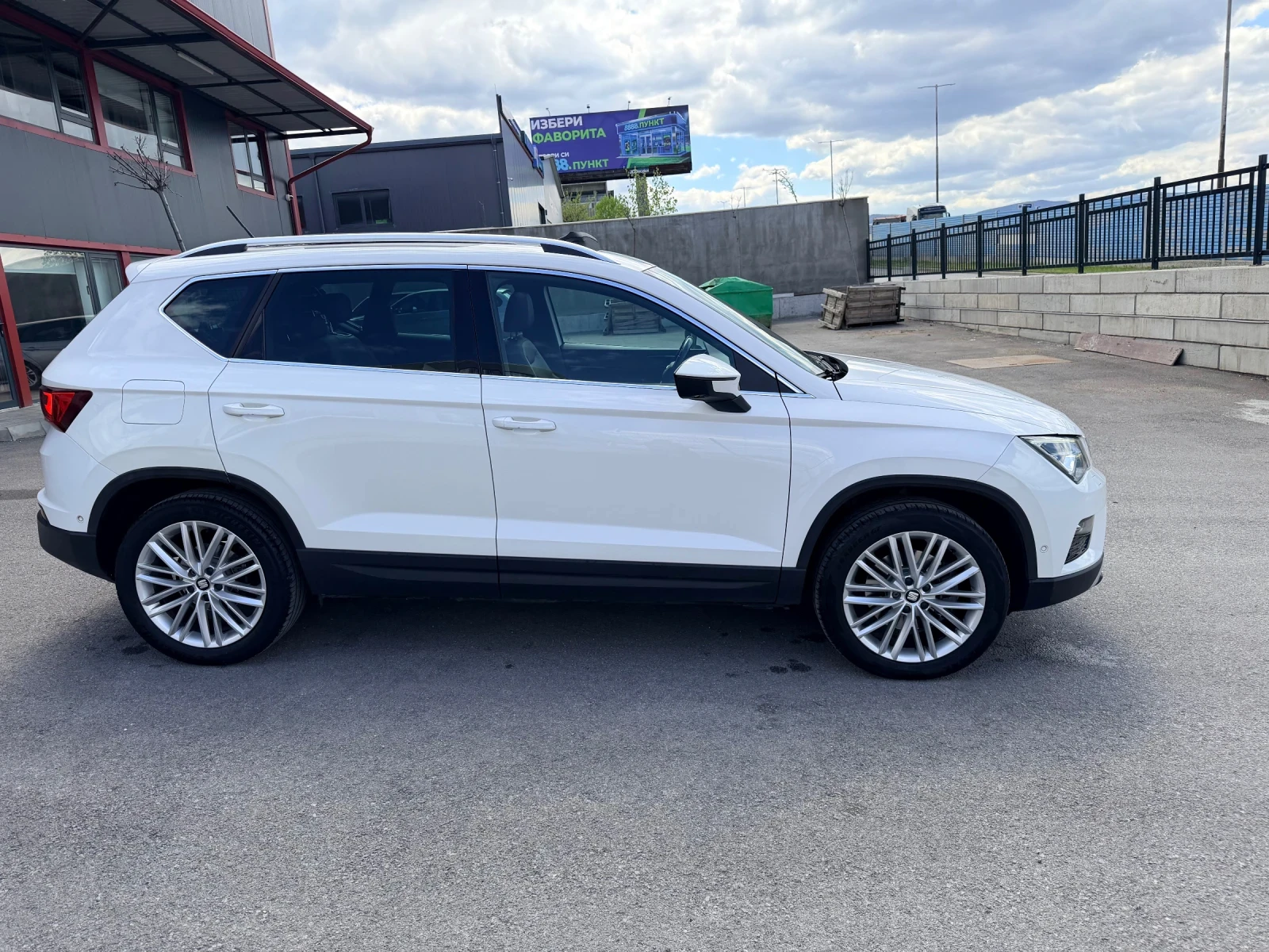 Seat Ateca 2.0 190 автомат панорама, снимка 2 - Автомобили и джипове - 54310272