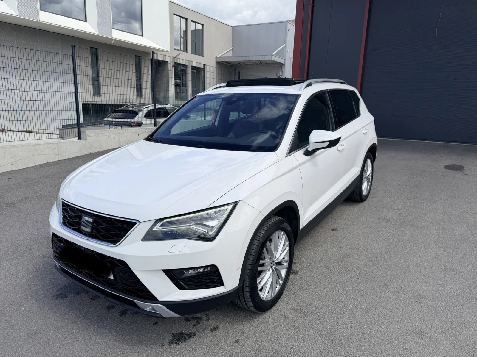 Seat Ateca 2.0 190 автомат панорама, снимка 6 - Автомобили и джипове - 54310272