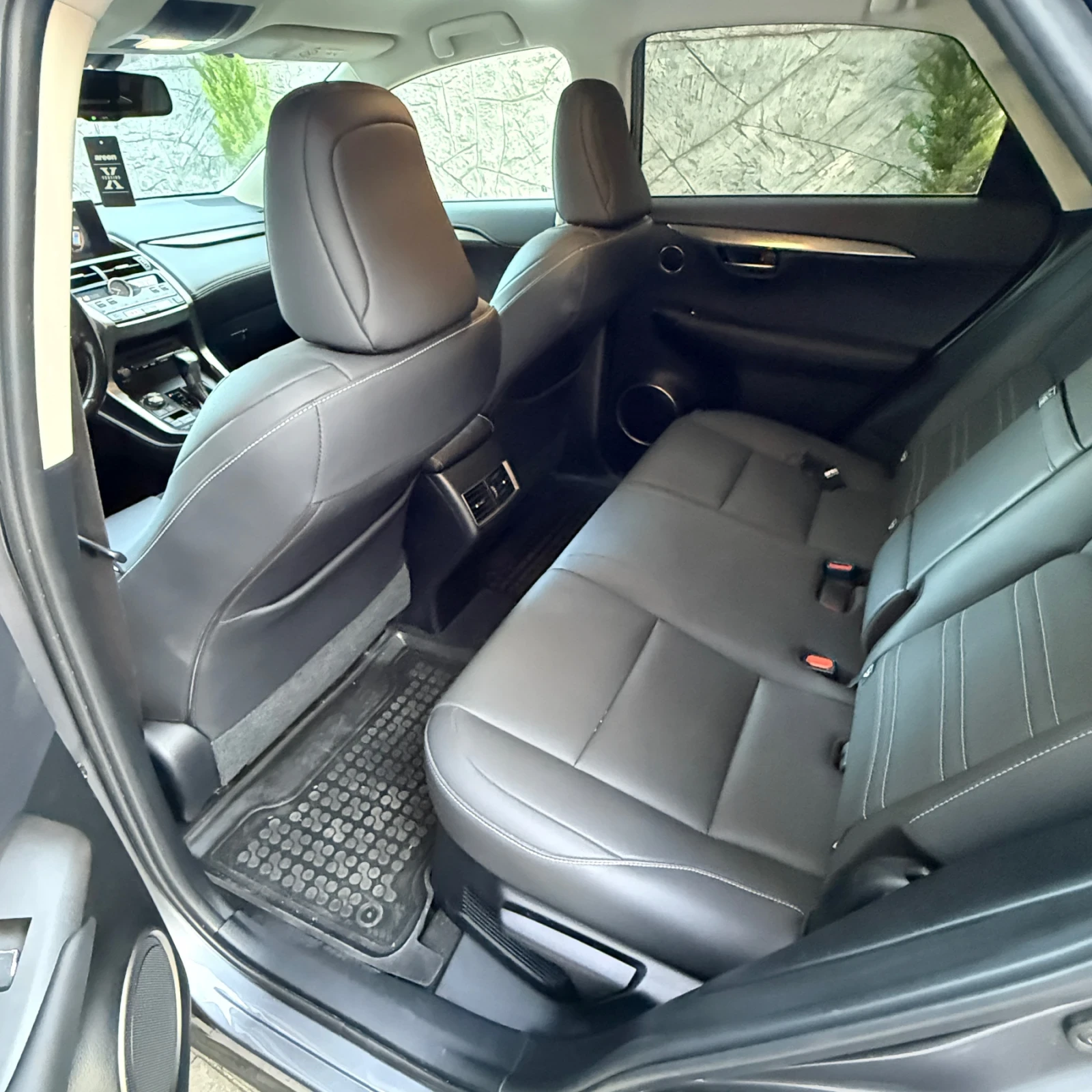 Lexus NX 300h, снимка 10 - Автомобили и джипове - 54830103