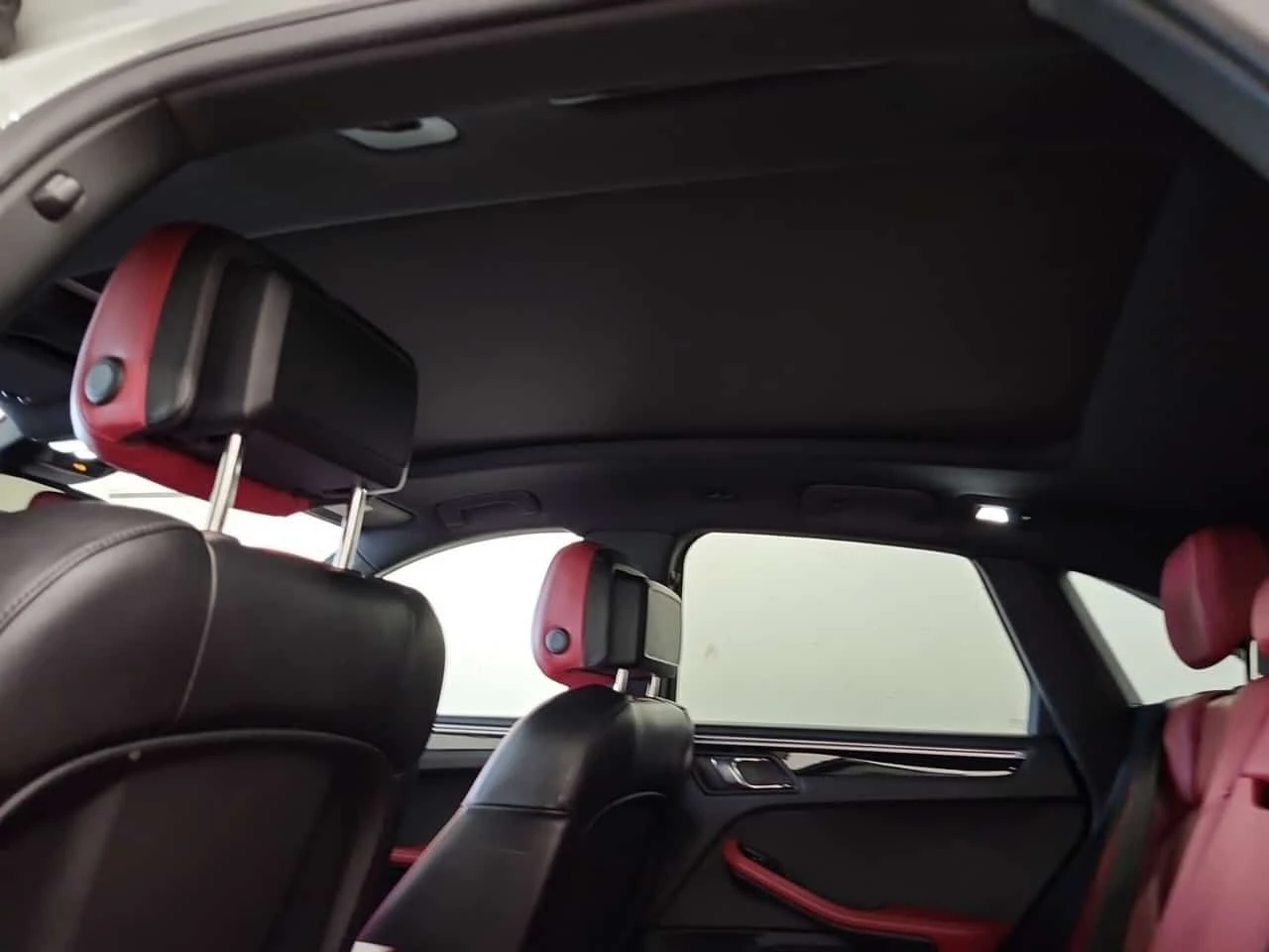 Porsche Macan S * ПОДГРЕВ/ОБДУХВАНЕ/ГЛАВНО ПРЕДСТАВИТЕЛСТВО, снимка 14 - Автомобили и джипове - 55194349