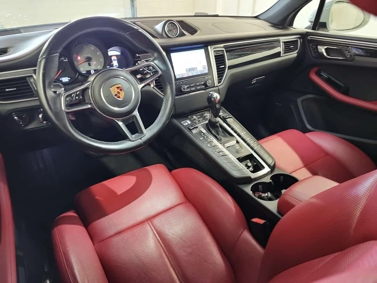Porsche Macan S * ПОДГРЕВ/ОБДУХВАНЕ/ГЛАВНО ПРЕДСТАВИТЕЛСТВО, снимка 11 - Автомобили и джипове - 55194349
