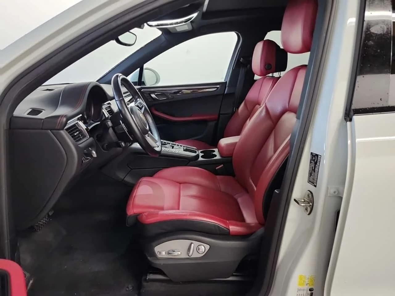Porsche Macan S * ПОДГРЕВ/ОБДУХВАНЕ/ГЛАВНО ПРЕДСТАВИТЕЛСТВО, снимка 8 - Автомобили и джипове - 55194349