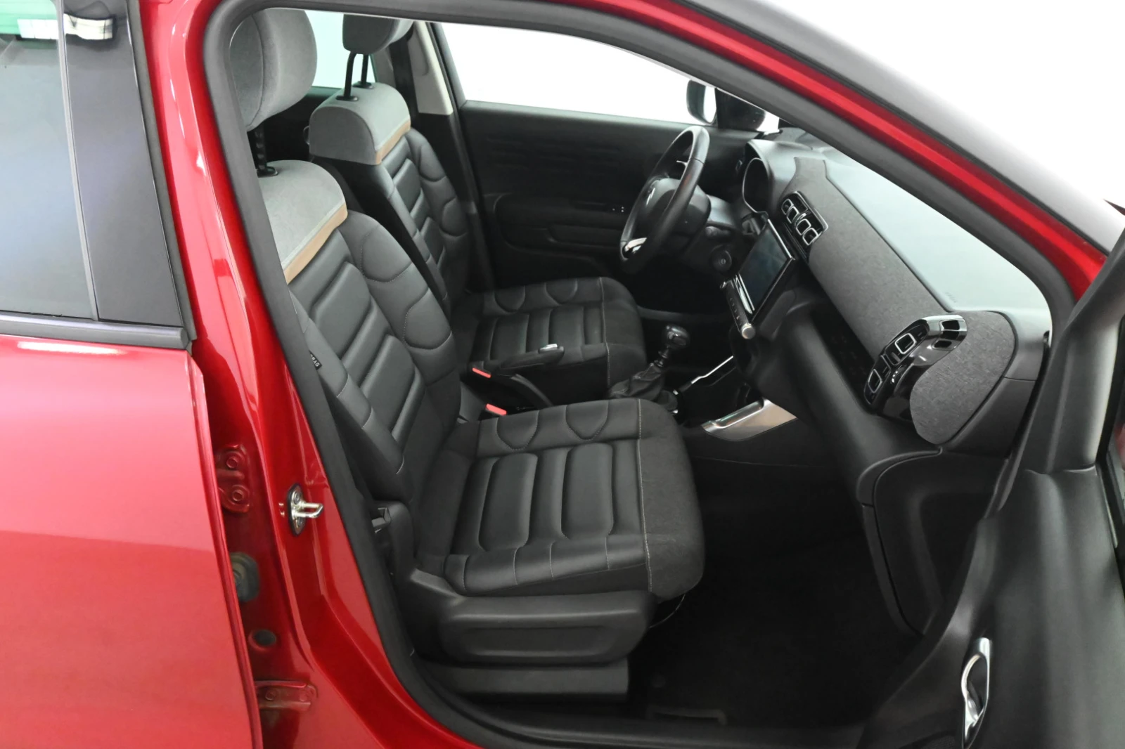 Citroen C3 Aircross 1.5 BlueHDi Facelift Shine, снимка 9 - Автомобили и джипове - 55234415