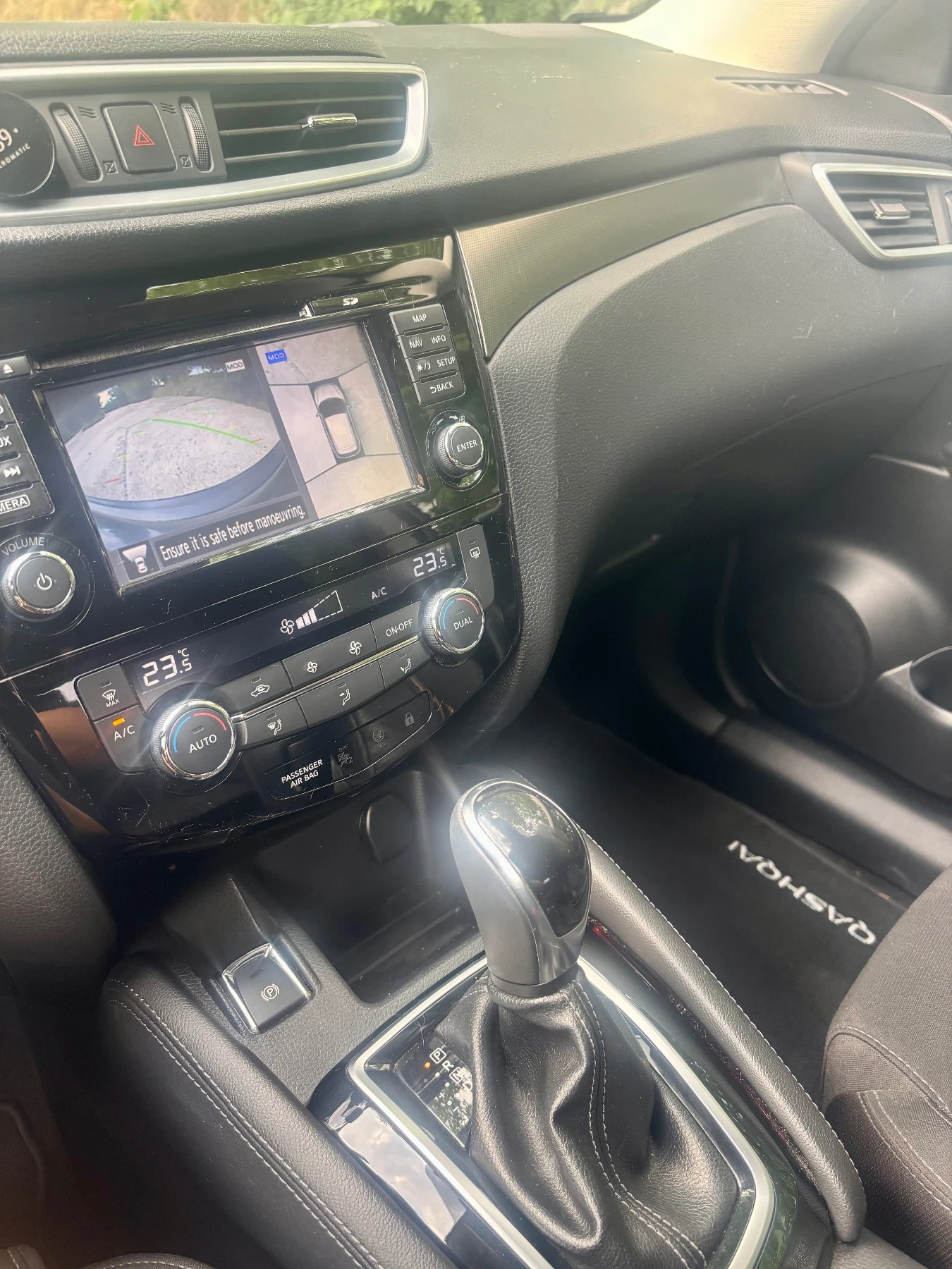Nissan Qashqai, снимка 14 - Автомобили и джипове - 55284028