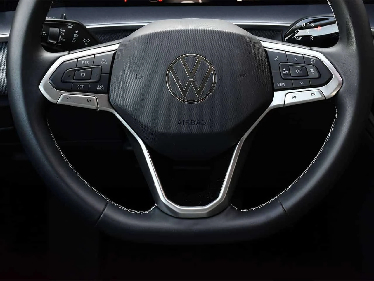 VW Tiguan 4Motion\Deep Black Pearl\��������\������ ����� | Mobile.bg � ����������� 15