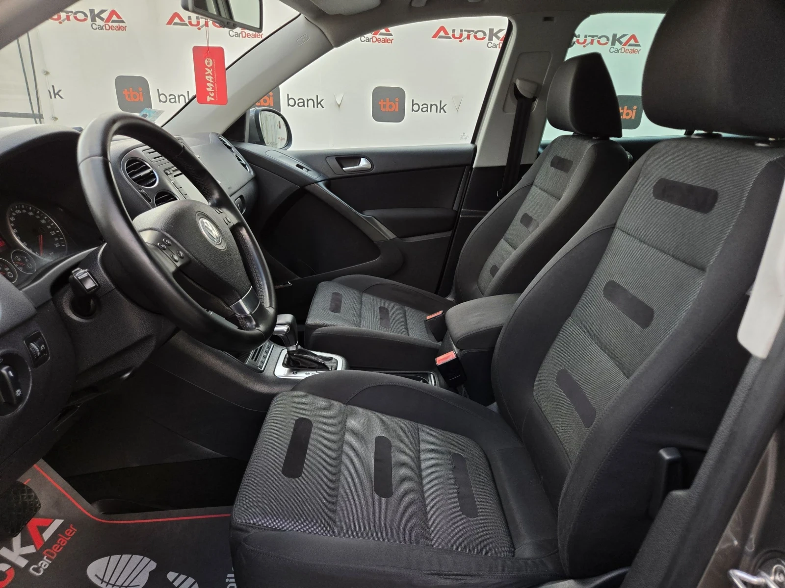 VW Tiguan 2.0TDI-140кс= АВТОМАТ= 4Х4= DYNAUDIO= PANO= ОБСЛУЖ, снимка 7 - Автомобили и джипове - 56299432