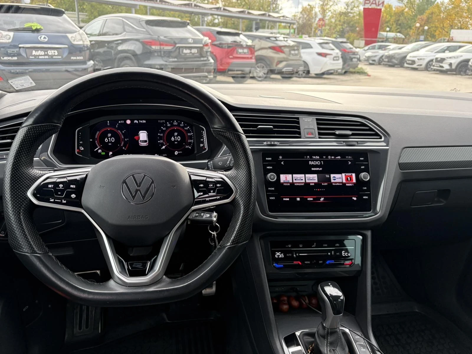 VW Tiguan 1.4, снимка 7 - Автомобили и джипове - 56698023