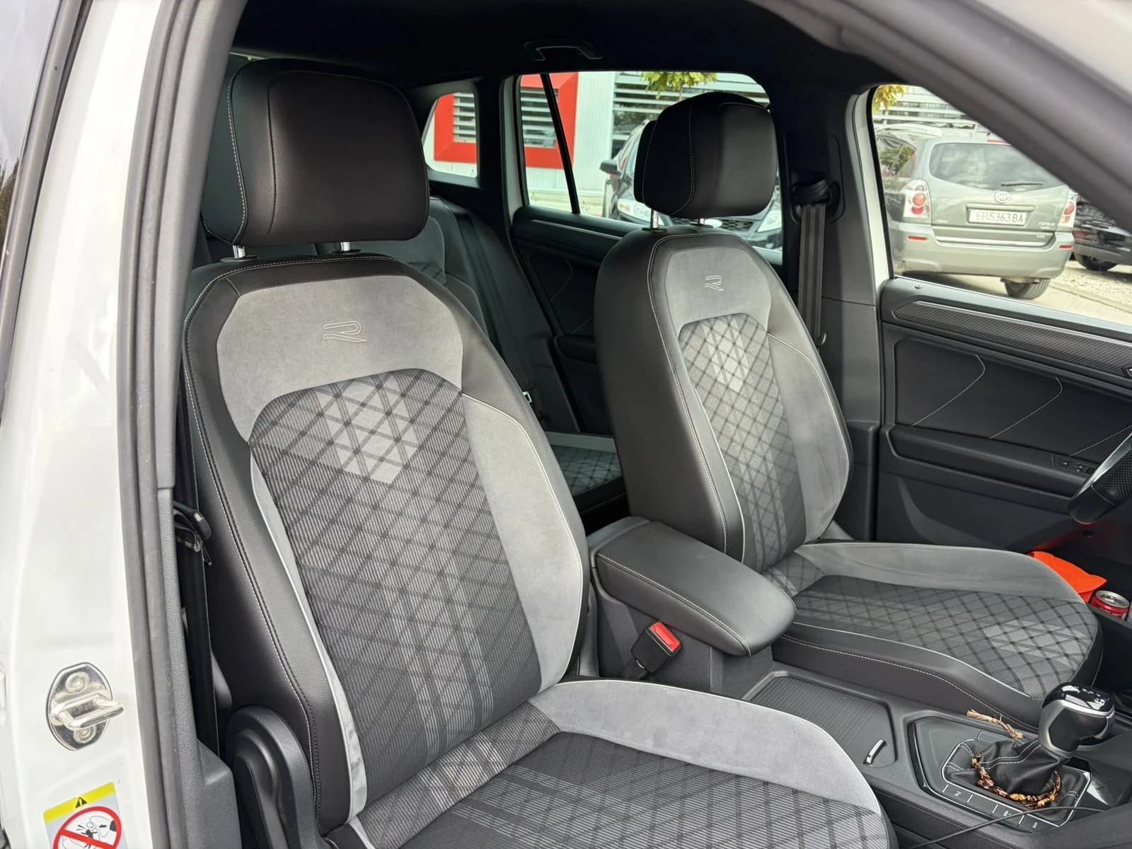 VW Tiguan 1.4, снимка 12 - Автомобили и джипове - 56698023