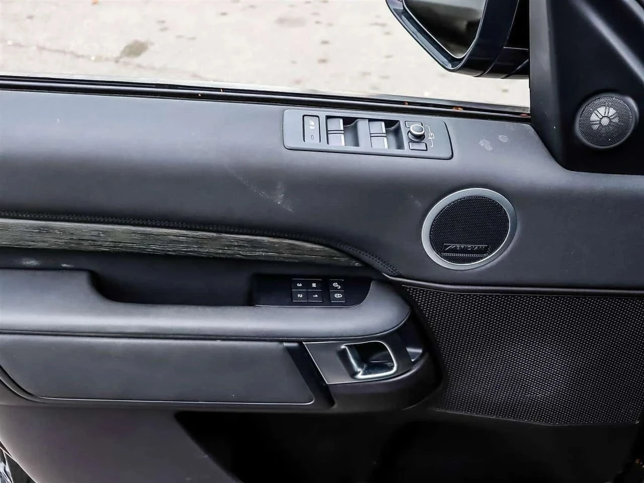 Land Rover Discovery, снимка 6 - Автомобили и джипове - 56740099