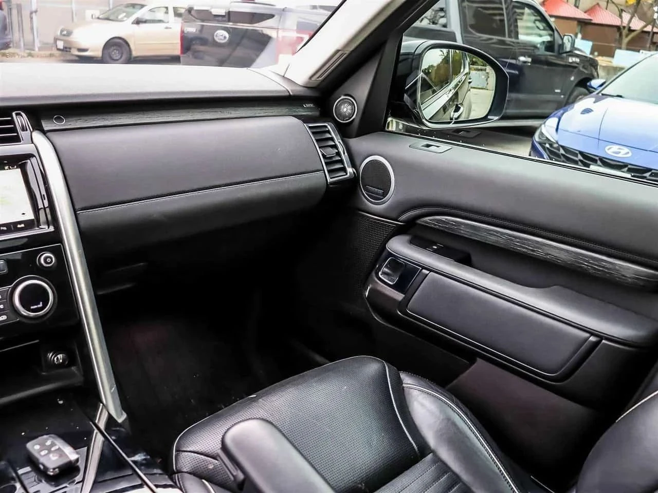 Land Rover Discovery, снимка 10 - Автомобили и джипове - 56740099