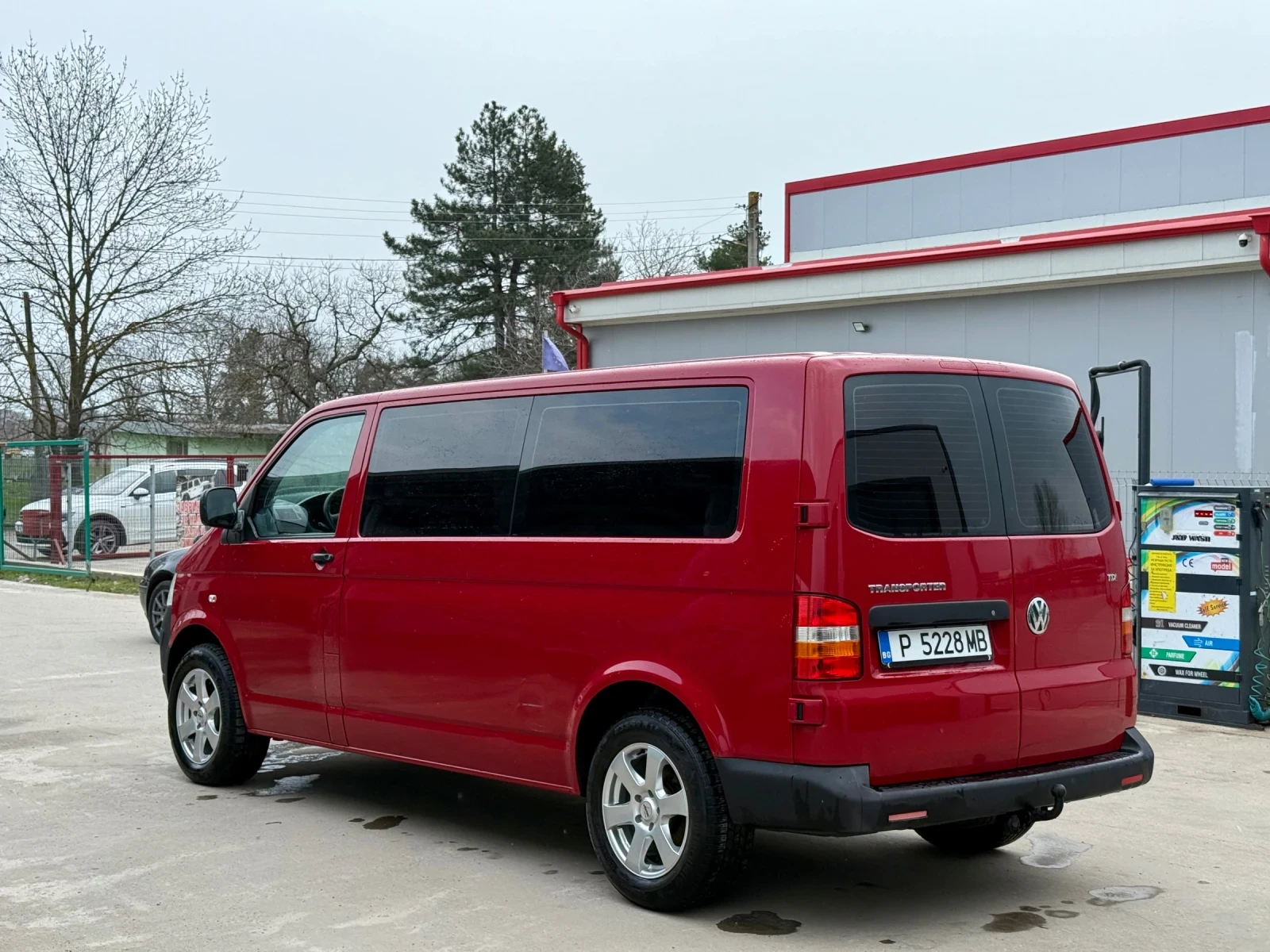VW T5 Дългата 1.9TDI с Климатик 8 местен, снимка 4 - Бусове и автобуси - 53927059
