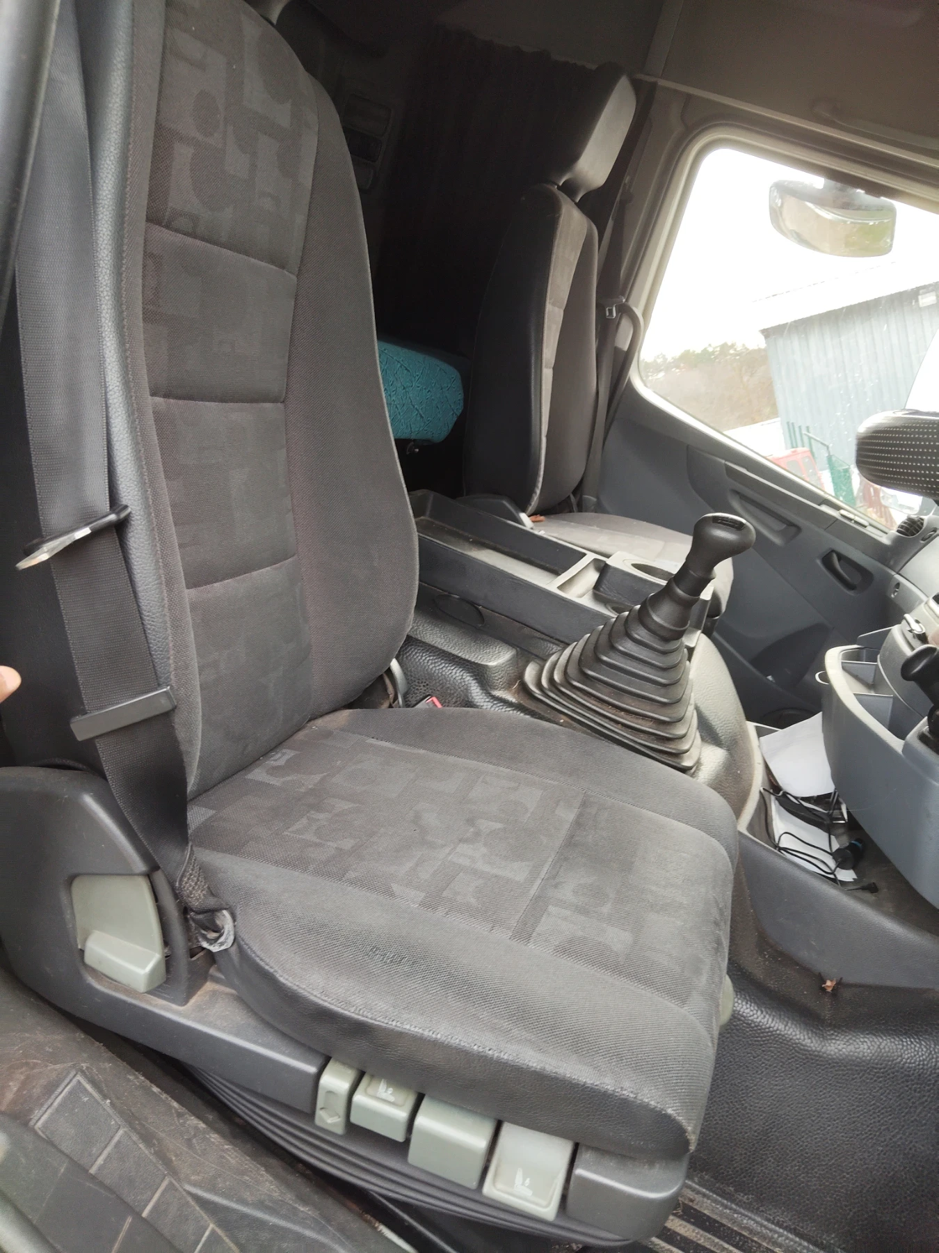 Mercedes-Benz Actros Бордови - изображение 7