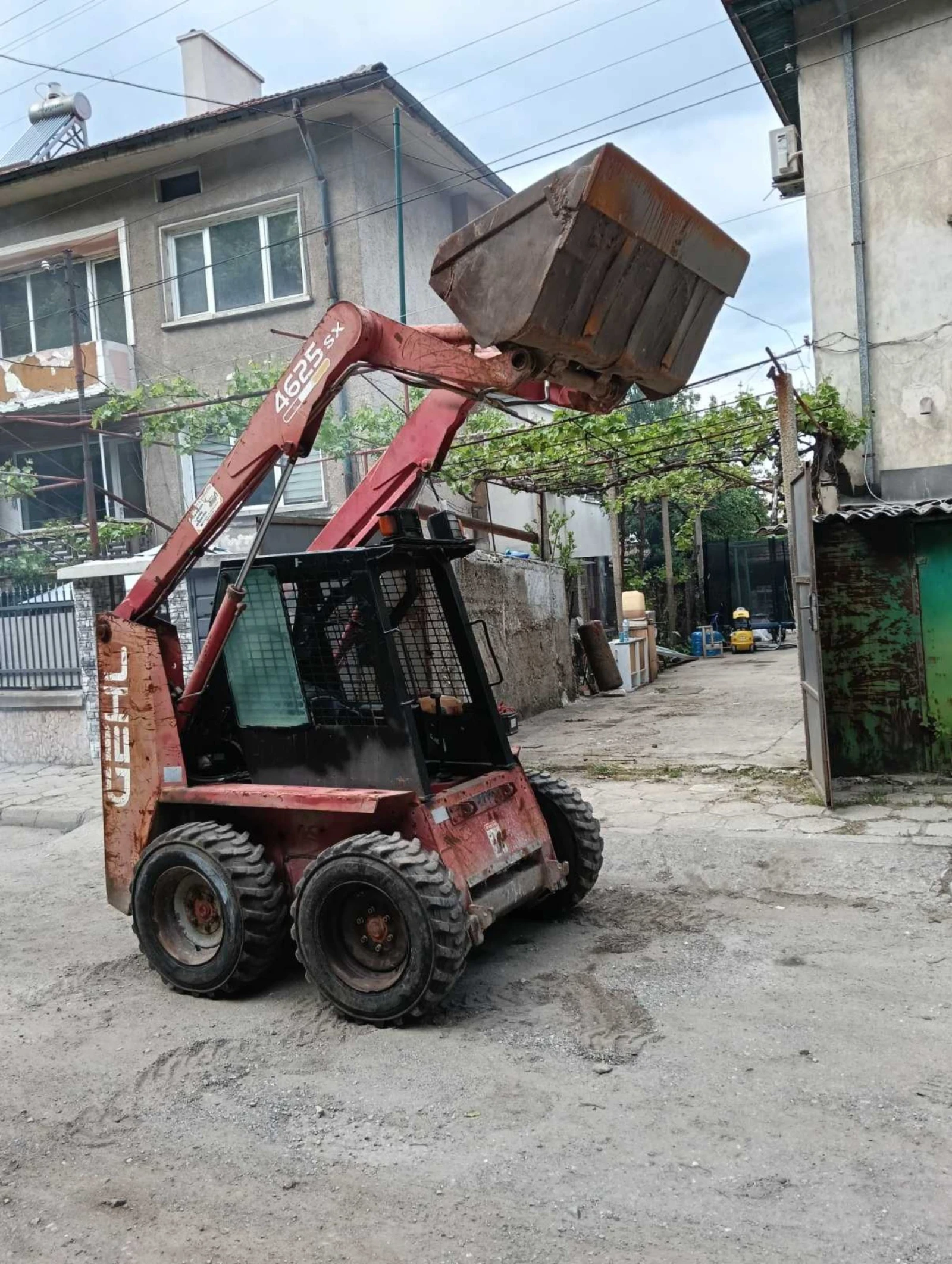 Мини челни товарачи GEHL 4625 SX
