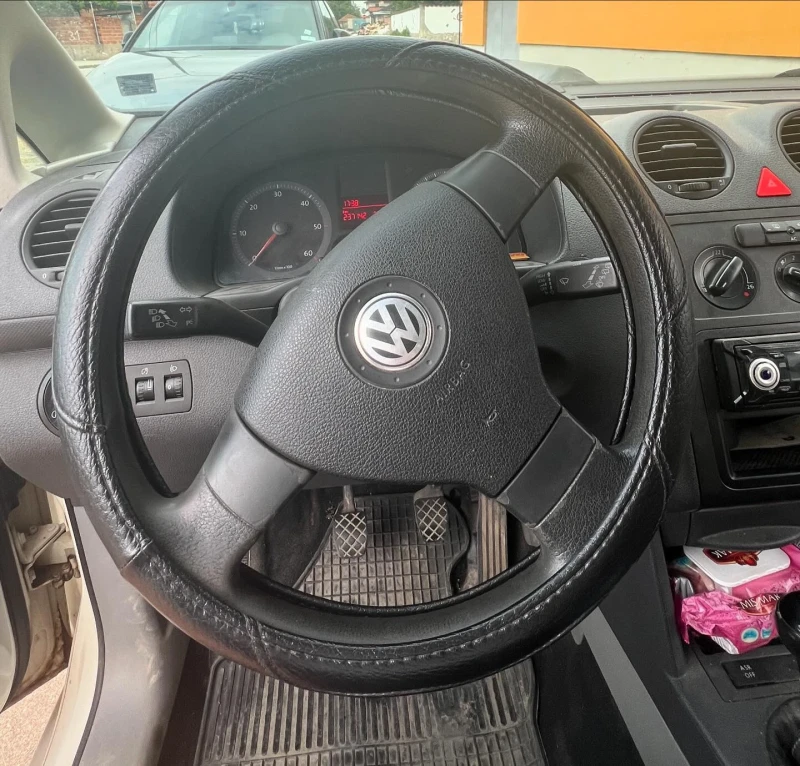 VW Caddy, снимка 8 - Автомобили и джипове - 47184692