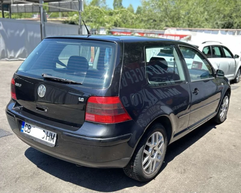 VW Golf 1.6 , снимка 4 - Автомобили и джипове - 47918954