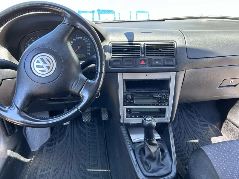 VW Golf 1.6 , снимка 5 - Автомобили и джипове - 47918954