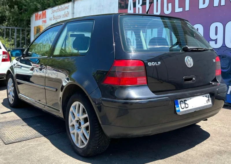 VW Golf 1.6 , снимка 3 - Автомобили и джипове - 47918954