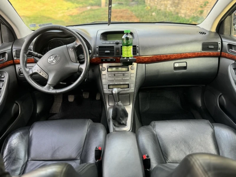 Toyota Avensis 2.0, снимка 3 - Автомобили и джипове - 48070158