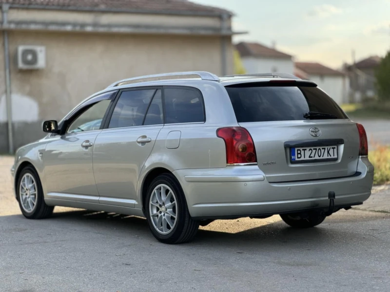 Toyota Avensis 2.0, снимка 2 - Автомобили и джипове - 48070158