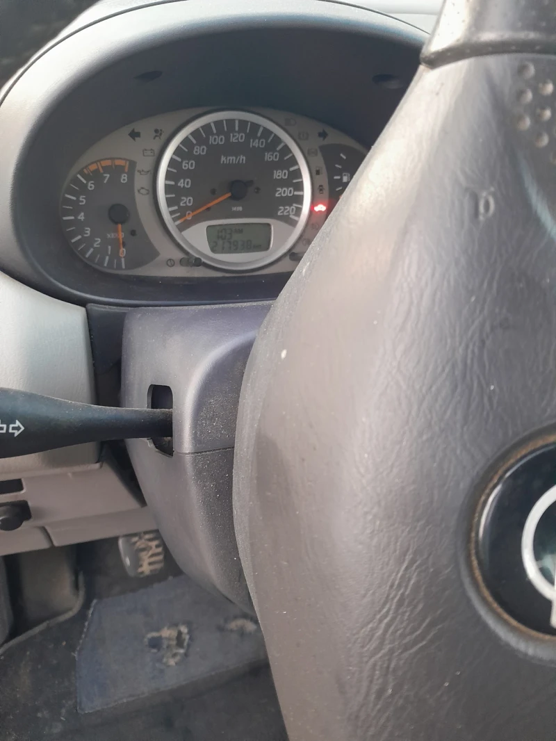 Nissan Almera tino, снимка 9 - Автомобили и джипове - 52849424