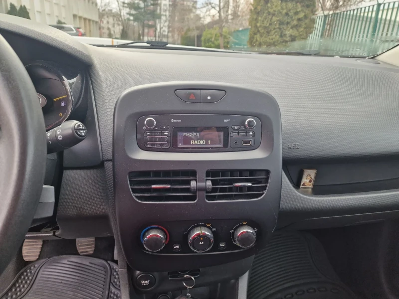 Renault Clio 1.2i GPL, снимка 12 - Автомобили и джипове - 52964473
