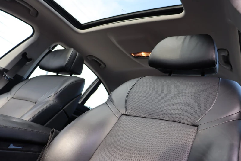 BMW 750 * 750i* xDrive* АвтоКреди* (ЦЕНА ДО БГ), снимка 10 - Автомобили и джипове - 53103266