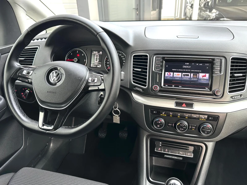 VW Sharan 2.0TDIФЕЙСЛИФТ  ПОДГРЕВ ЛЕД НАВИ , снимка 14 - Автомобили и джипове - 53263133