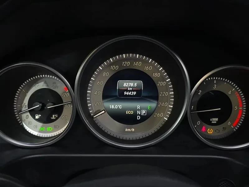 Mercedes-Benz E 220 ОЧАКВАН ВНОС 94 000КМ., снимка 7 - Автомобили и джипове - 54862903