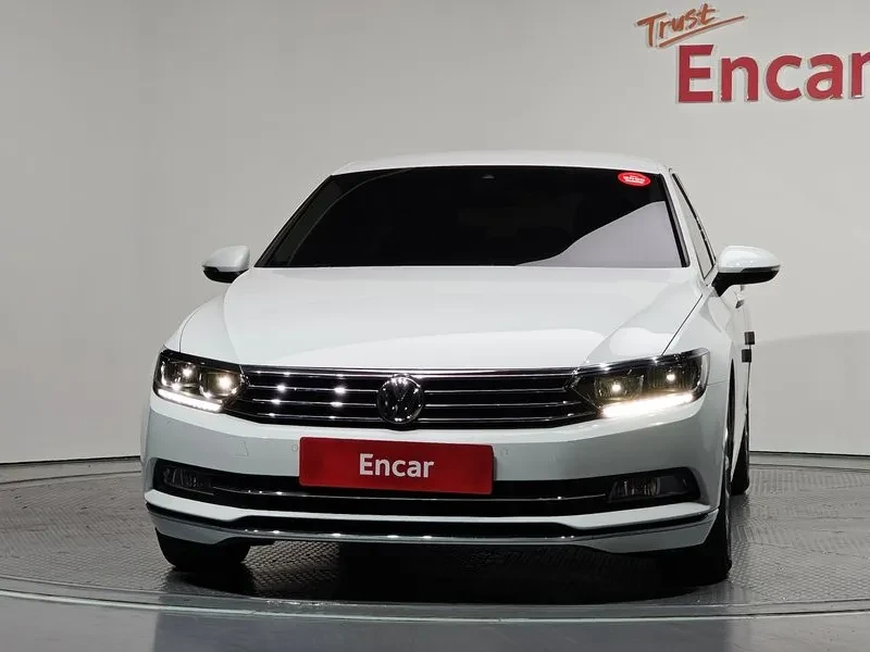 VW Passat 2.0 Tdi, снимка 3 - Автомобили и джипове - 55111207
