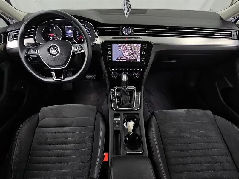 VW Passat 2.0 Tdi, снимка 7 - Автомобили и джипове - 55111207