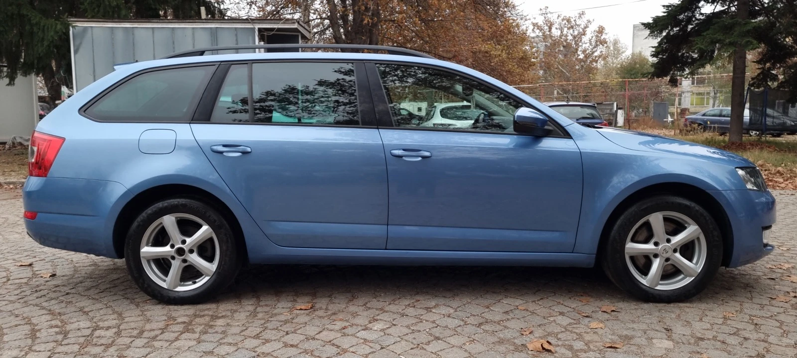 Skoda Octavia 1.8i 4х4 * АВТОМАТИК* НАВИГАЦИЯ* START/STOP* SWISS - изображение 4