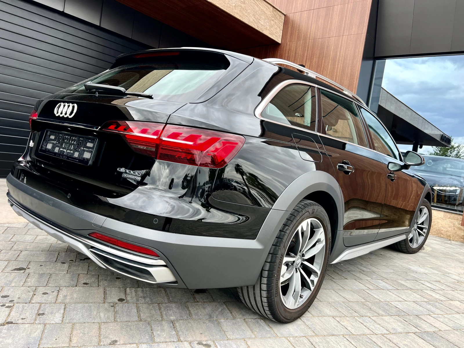 Audi A4 Allroad 2.0D* FUL LED* DIGITAL* DISTRONIC* 4X4 - изображение 3