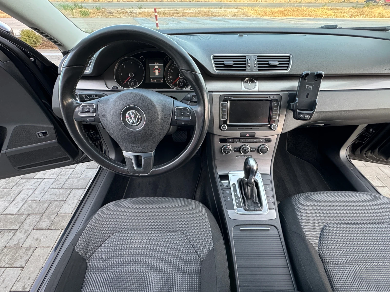 VW Passat 2.0 TDI 140к.с LED / DSG / NAVI / PODGREV / EURO 6 - изображение 9