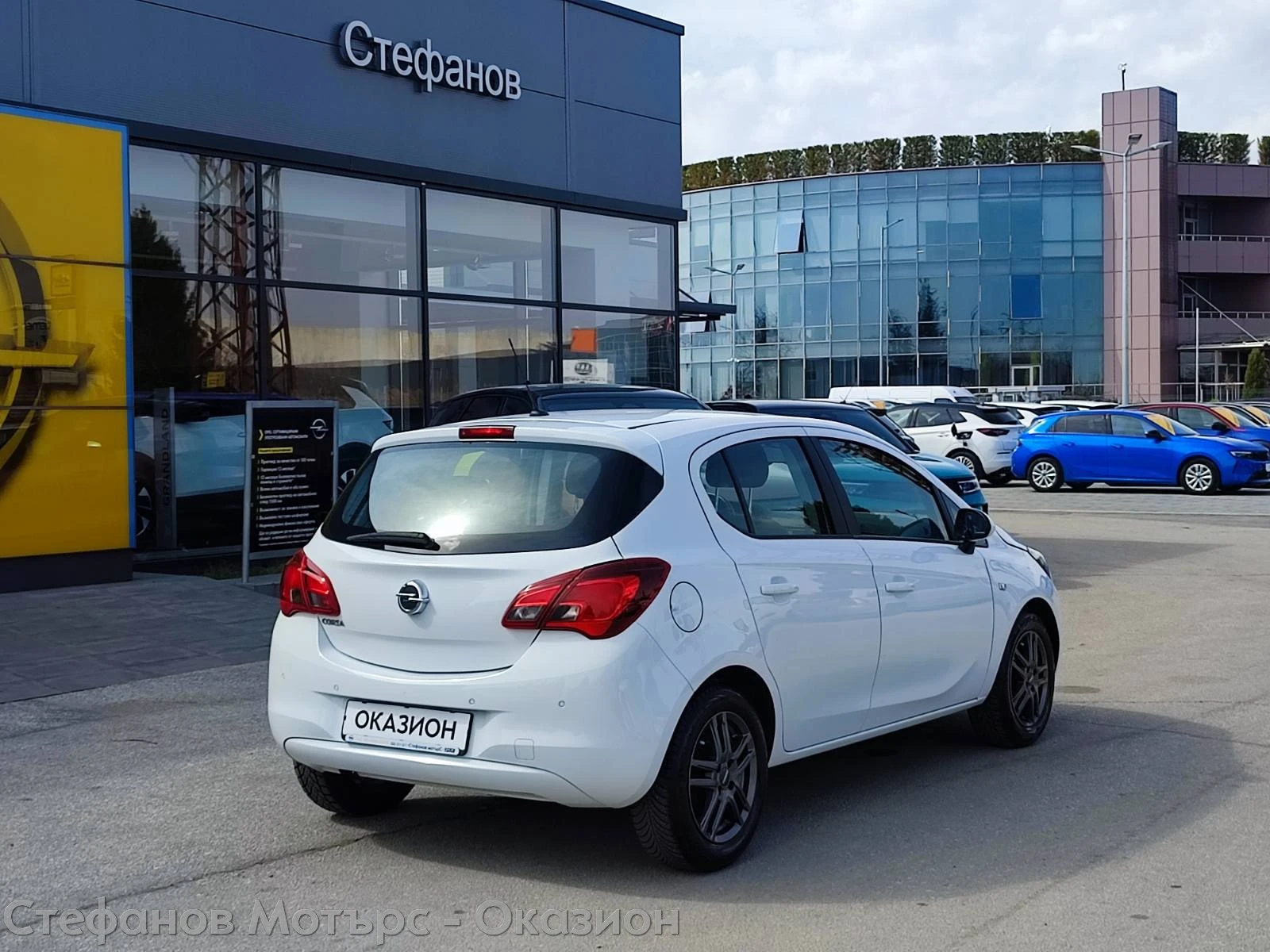 Opel Corsa Edition 1.2i (70HP) MT5 - изображение 8