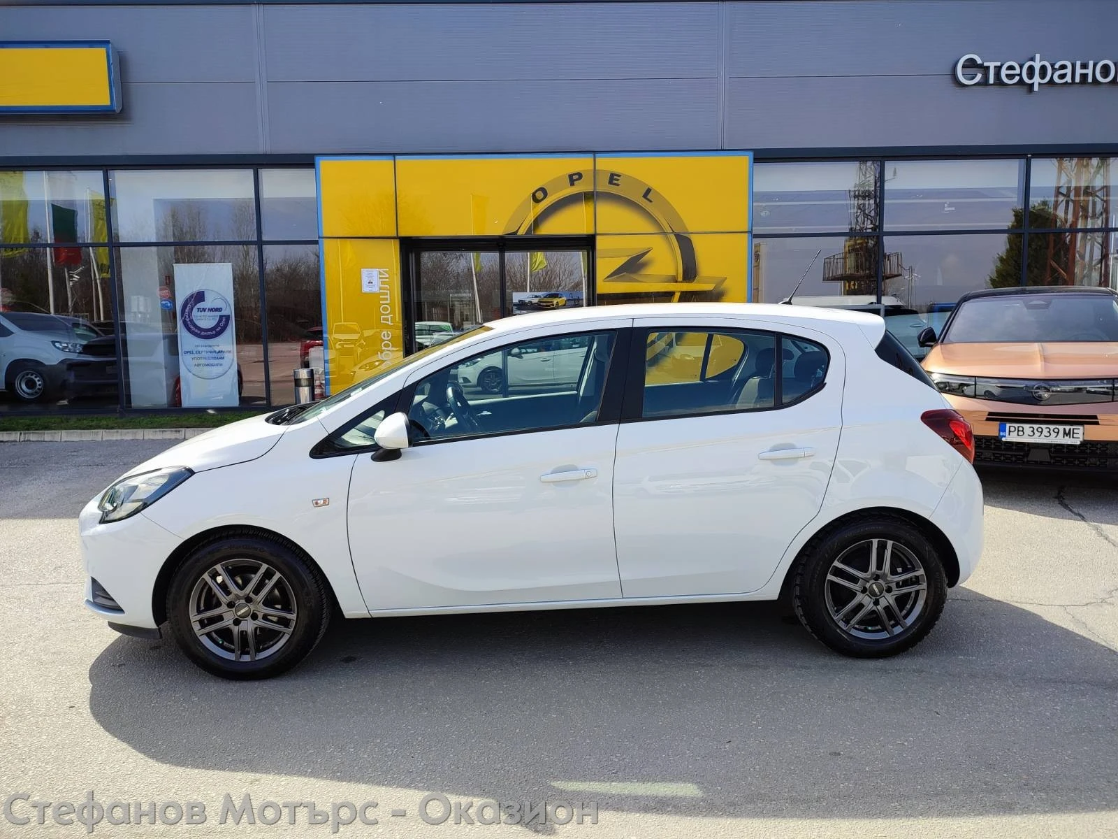 Opel Corsa Edition 1.2i (70HP) MT5 - изображение 4