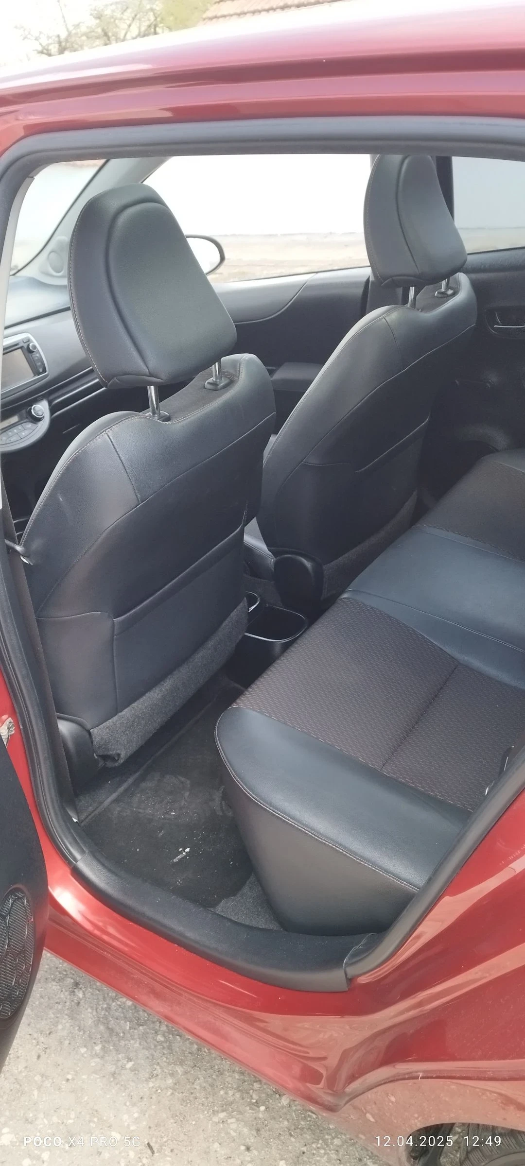 Toyota Yaris 1.3 - изображение 7