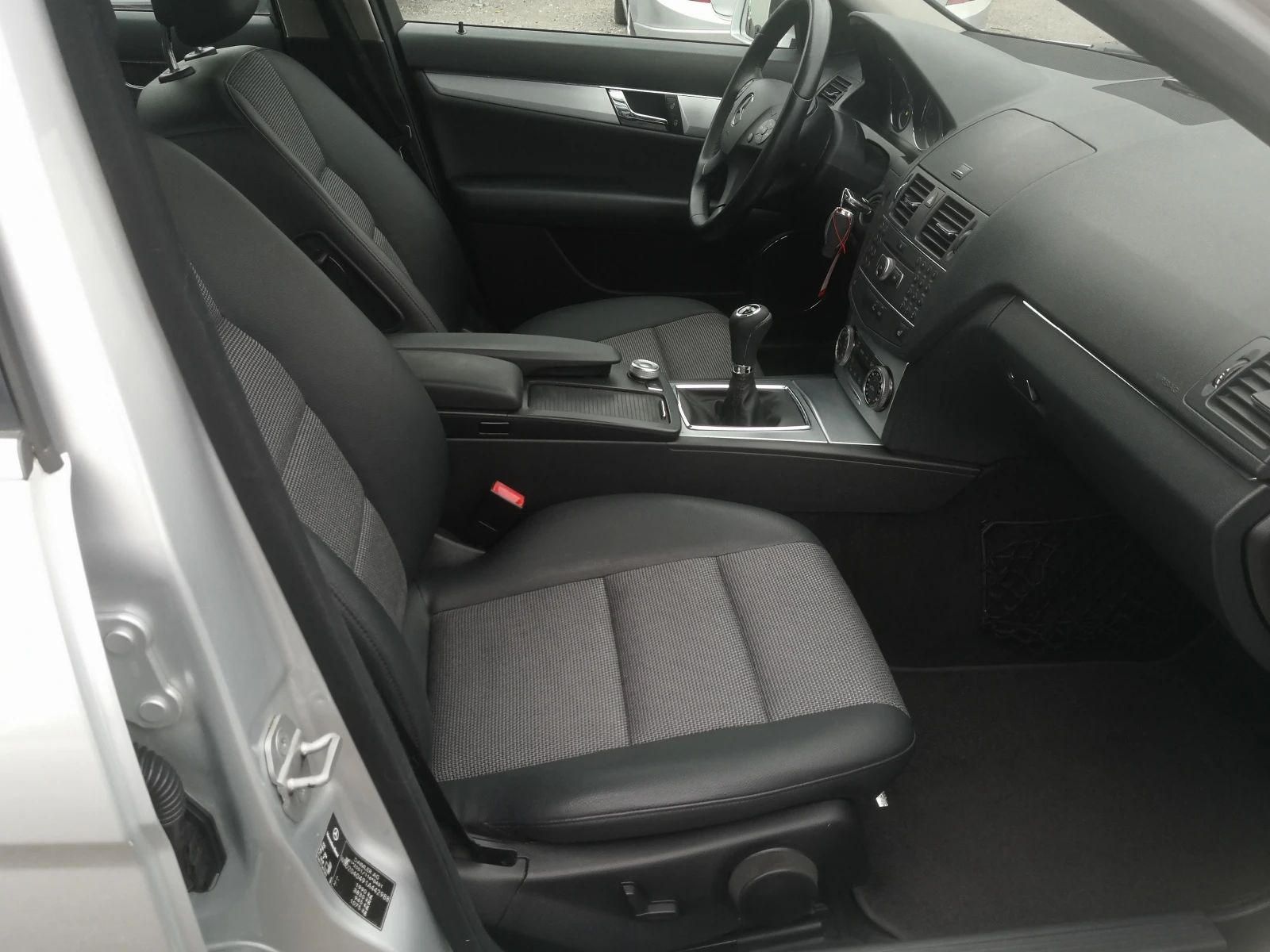 Mercedes-Benz C 180 i Avantgarde  2010г. Евро 5 - изображение 8