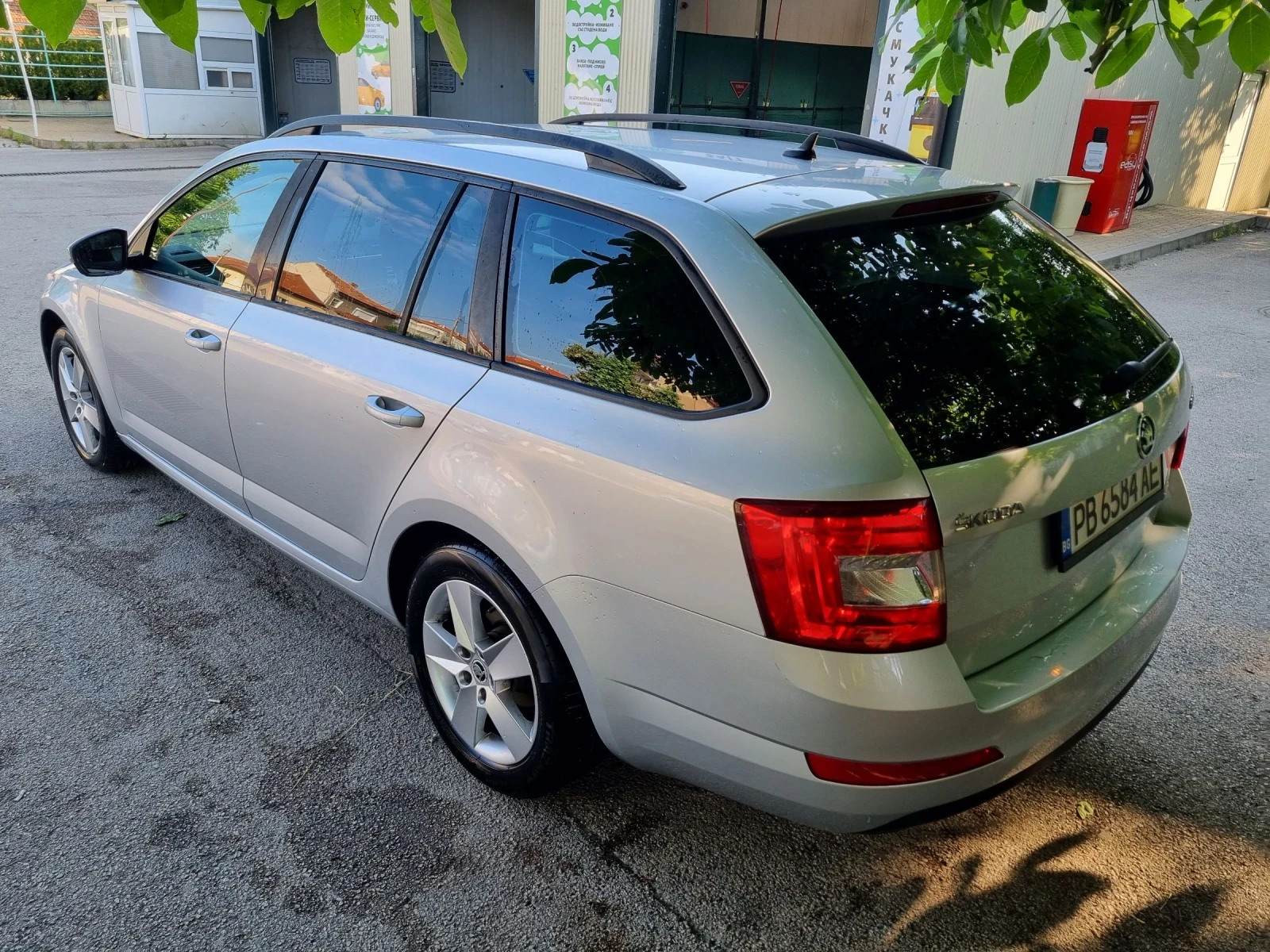 Skoda Octavia 1.4G-Tec* Metan* Navi* Кожа, снимка 4 - Автомобили и джипове - 54336843