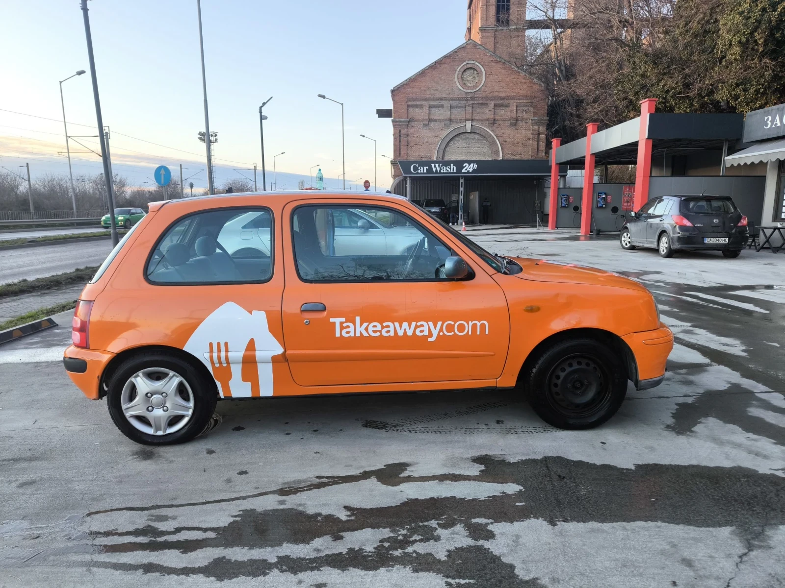Nissan Micra 1, 0i 60к.с. - изображение 7