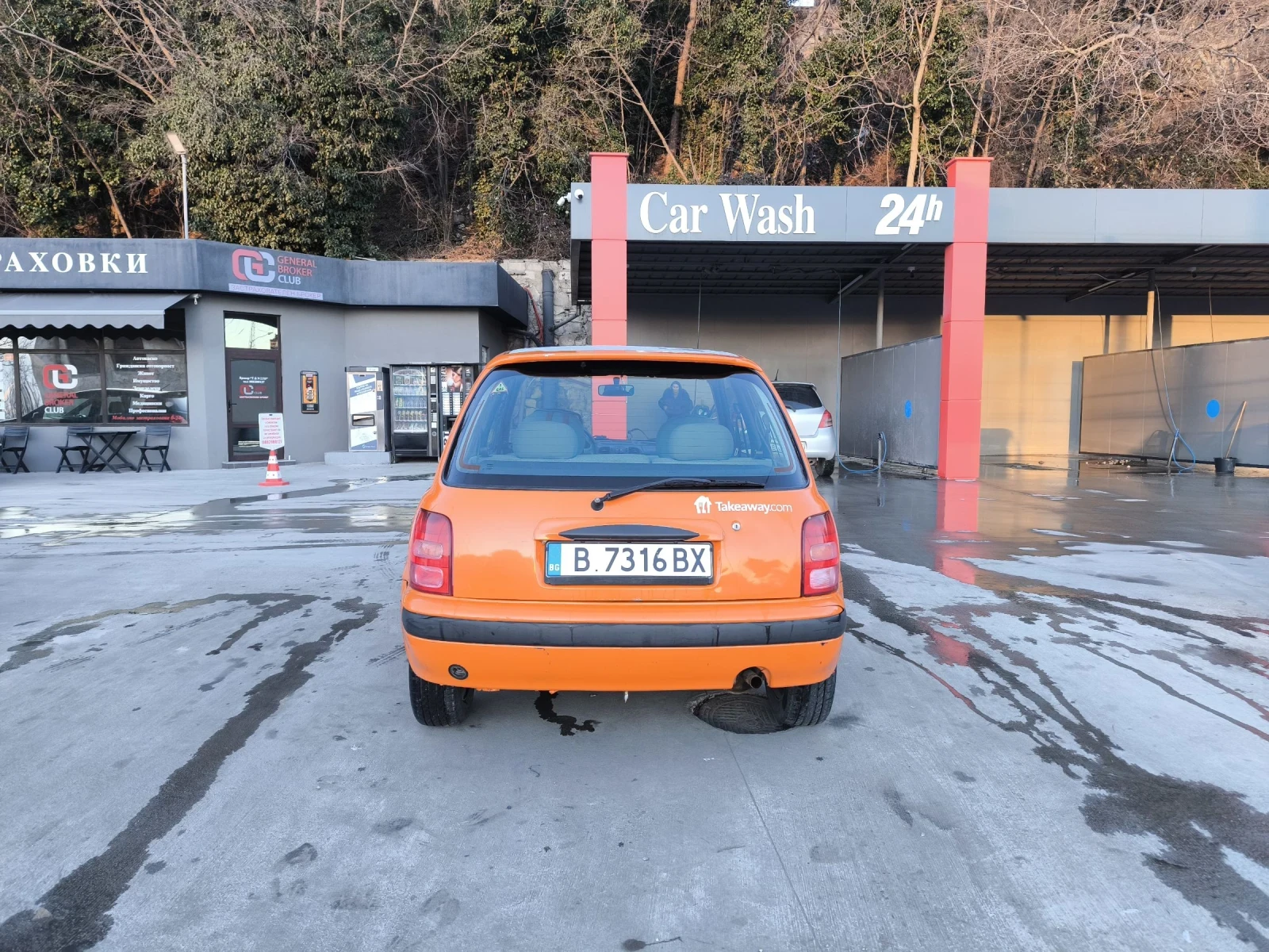 Nissan Micra 1, 0i 60к.с. - изображение 5
