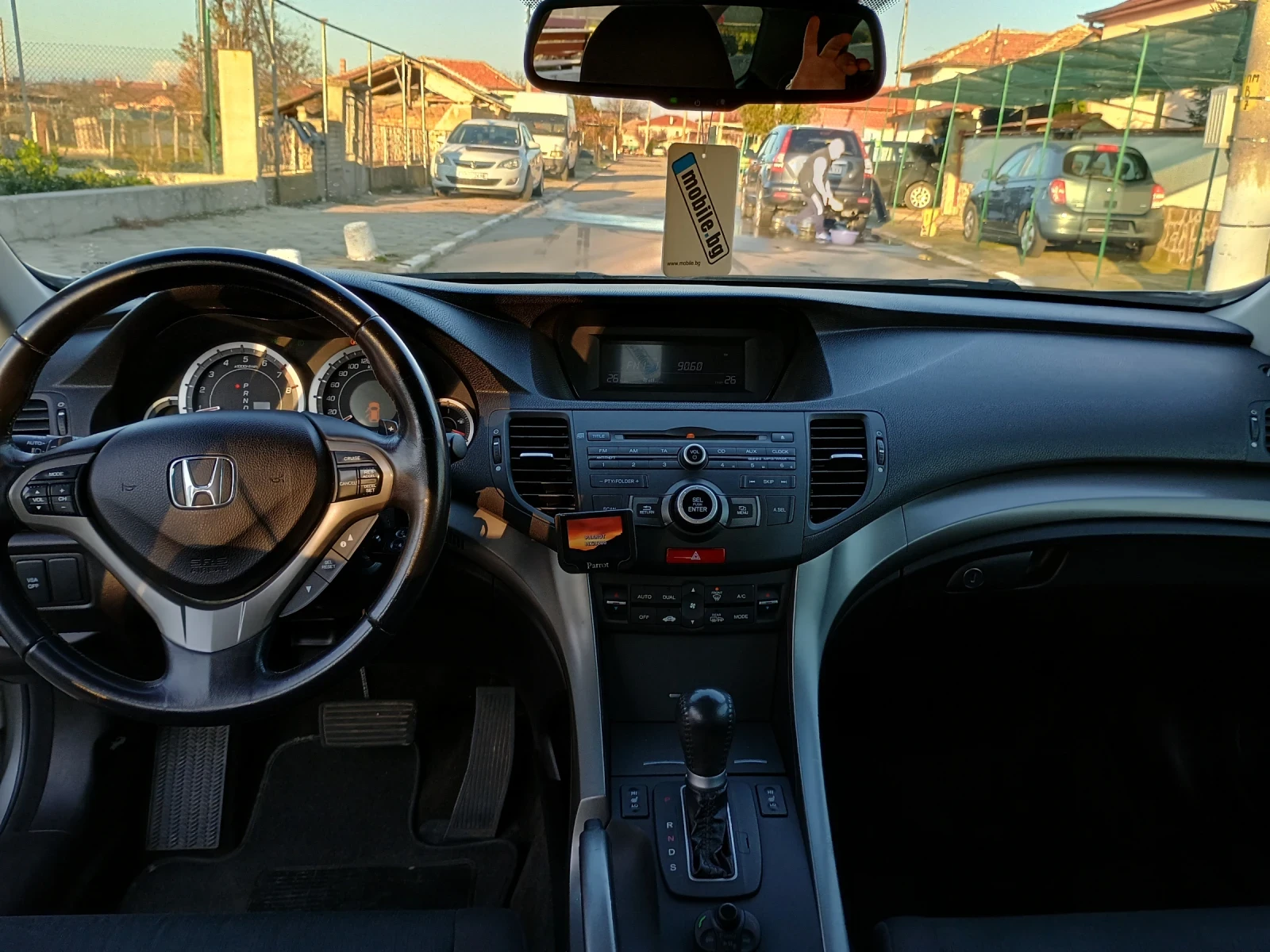 Honda Accord 2.0 бензин, Автомат - изображение 3