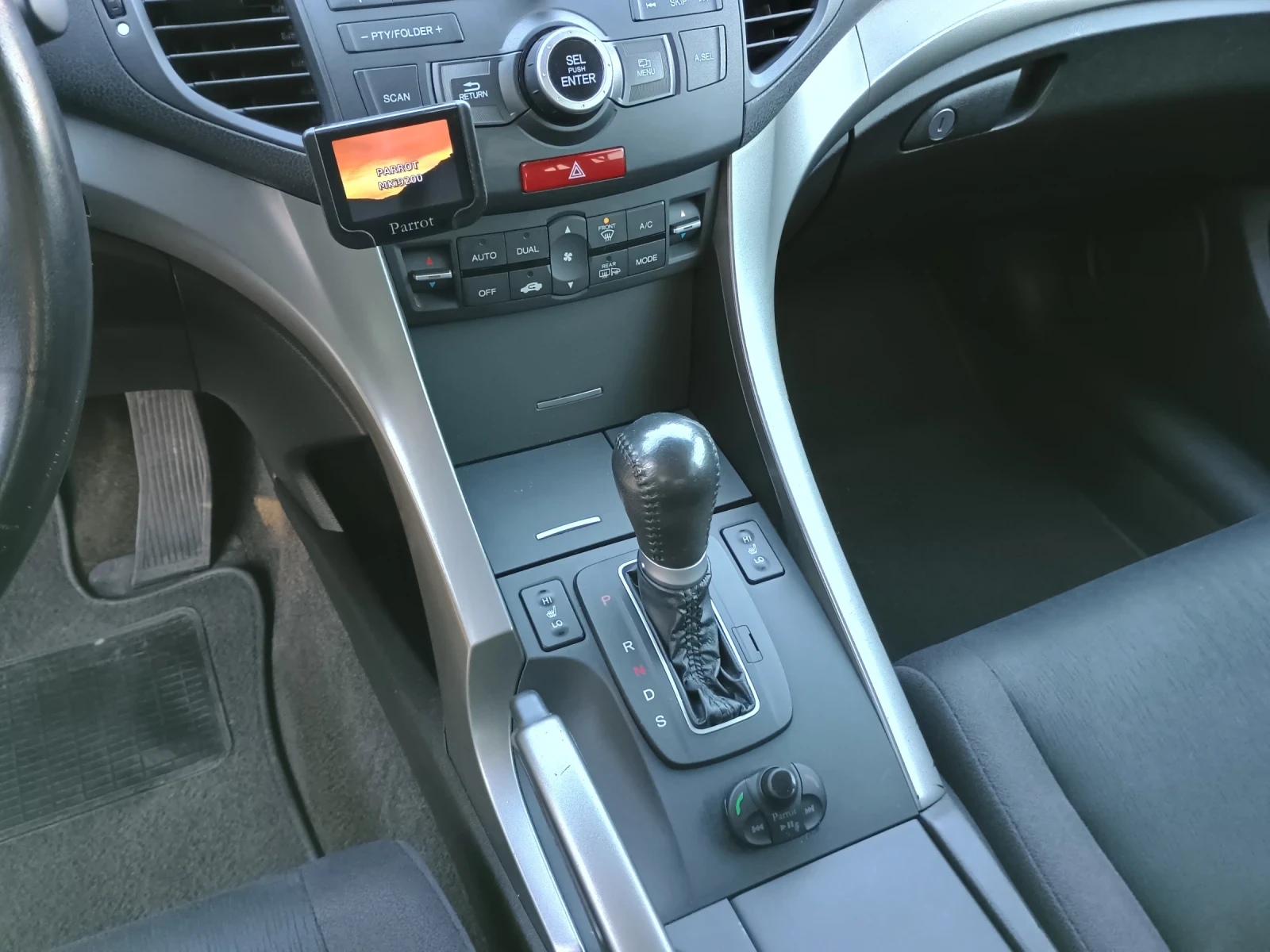 Honda Accord 2.0 бензин, Автомат - изображение 10