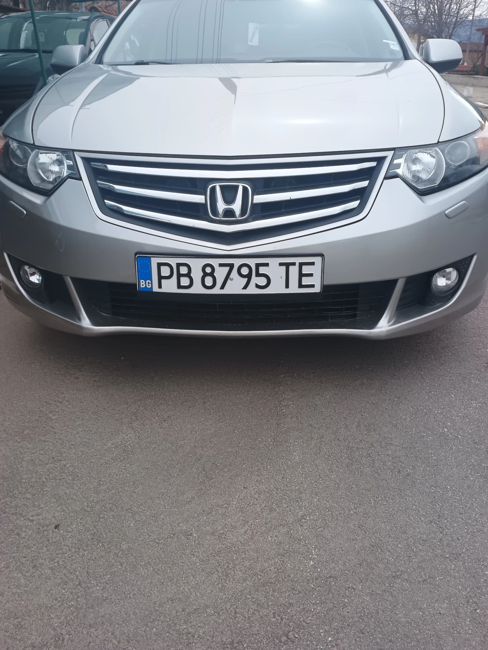Honda Accord 2.0 бензин, Автомат, снимка 16 - Автомобили и джипове - 54087797