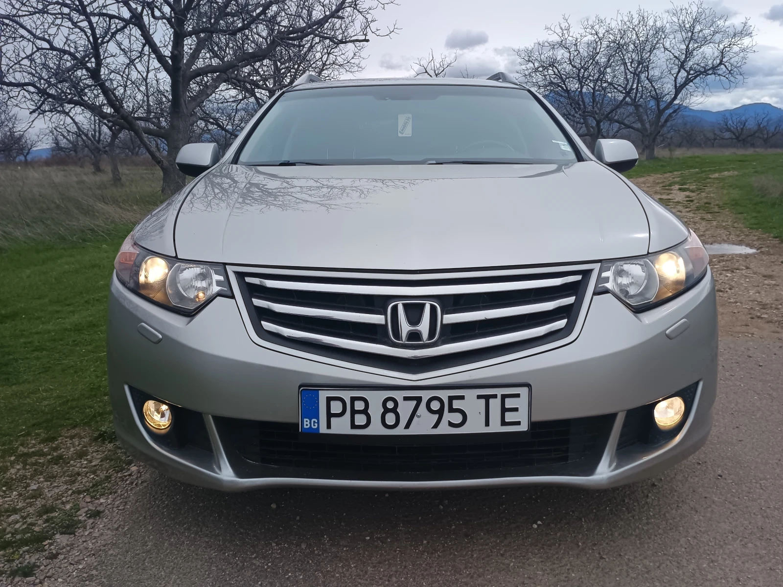 Honda Accord 2.0 бензин, Автомат, снимка 13 - Автомобили и джипове - 54087797