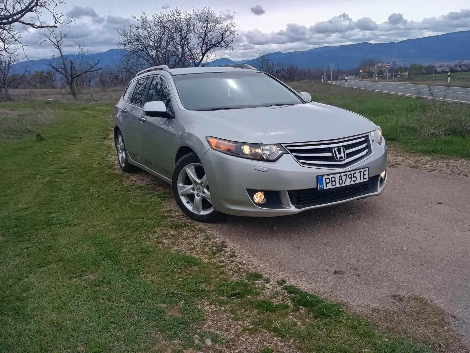 Honda Accord 2.0 бензин, Автомат, снимка 12 - Автомобили и джипове - 54087797