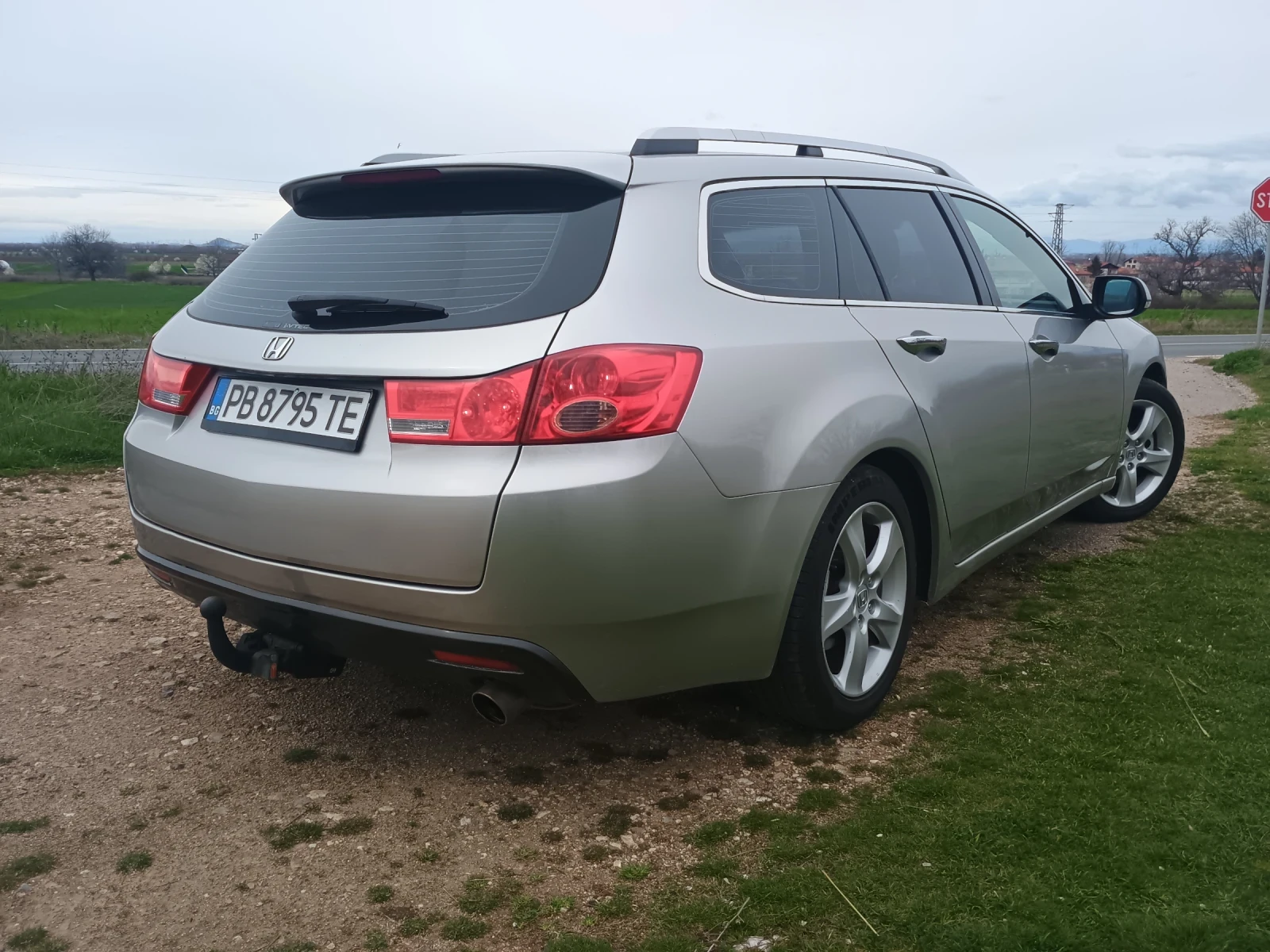 Honda Accord 2.0 бензин, Автомат, снимка 17 - Автомобили и джипове - 54087797