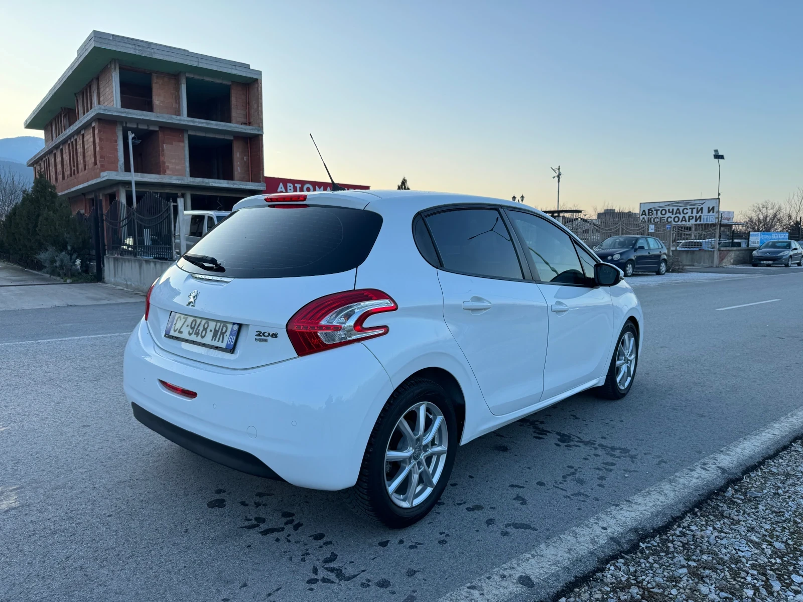 Peugeot 208 1.6 E-hdi - изображение 4