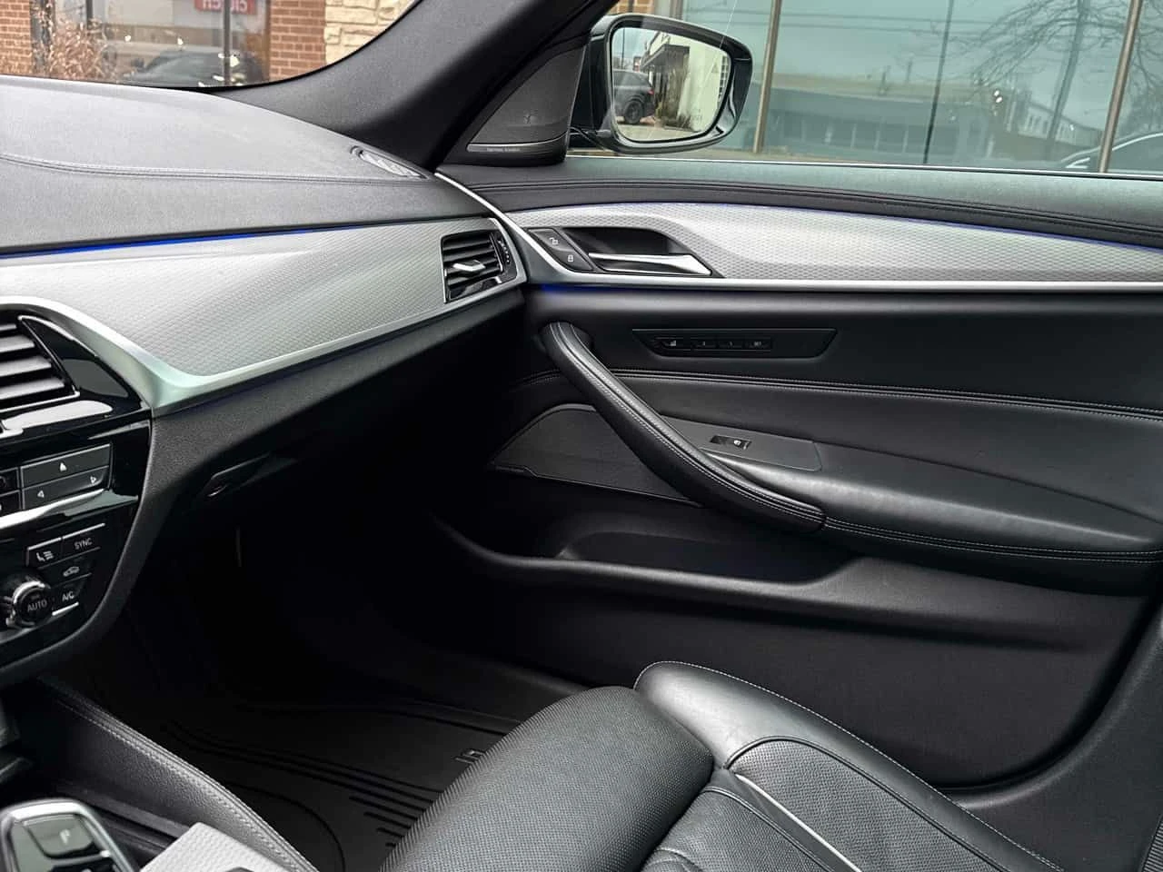 BMW 530 i XDRIVE* �����* ���������* HUD* 360* H/K* AMBIENT | Mobile.bg � ����������� 12