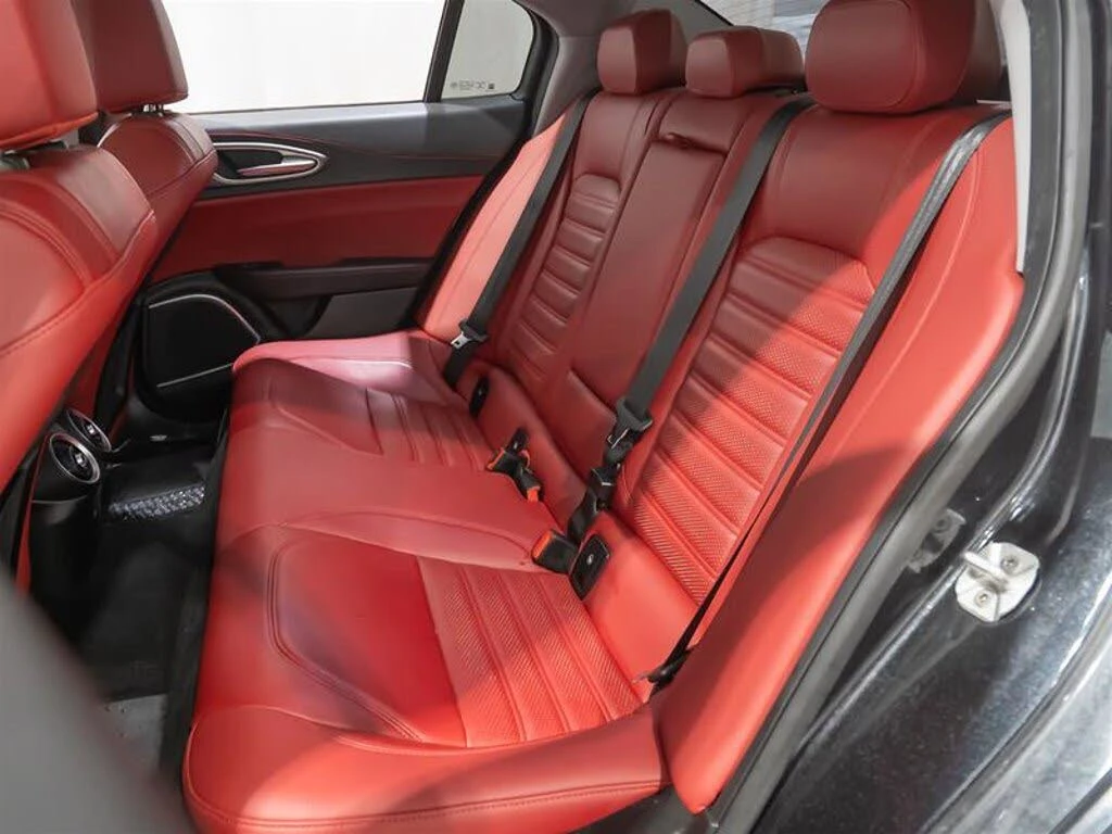 Alfa Romeo Giulia Ti Sport AWD, снимка 6 - Автомобили и джипове - 54103684