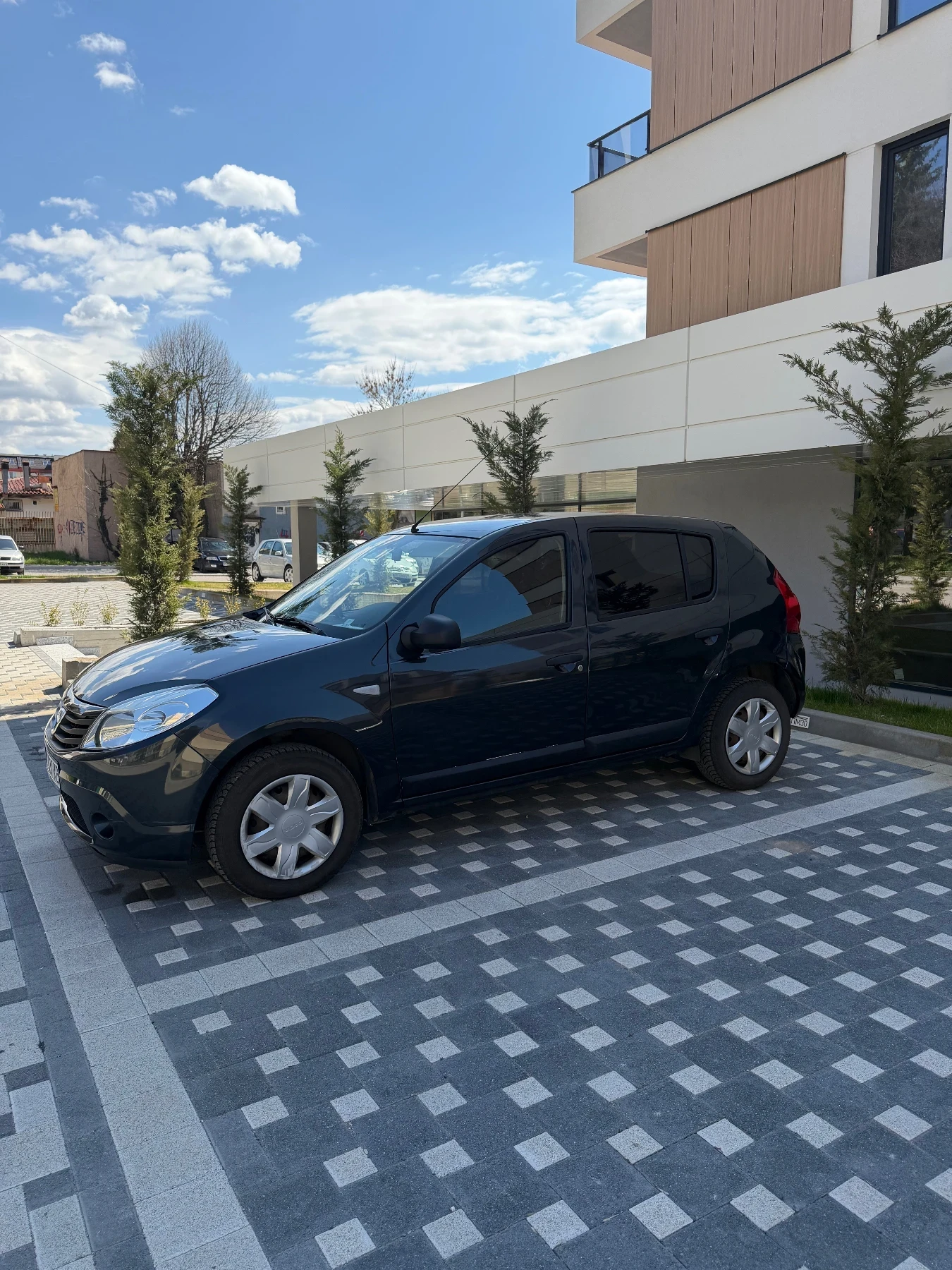 Dacia Sandero SWISS , снимка 5 - Автомобили и джипове - 54125947